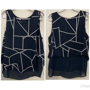 DKNY Women's Navy w White Geometric Print High-Low Sleeveless Blouse. Size XL